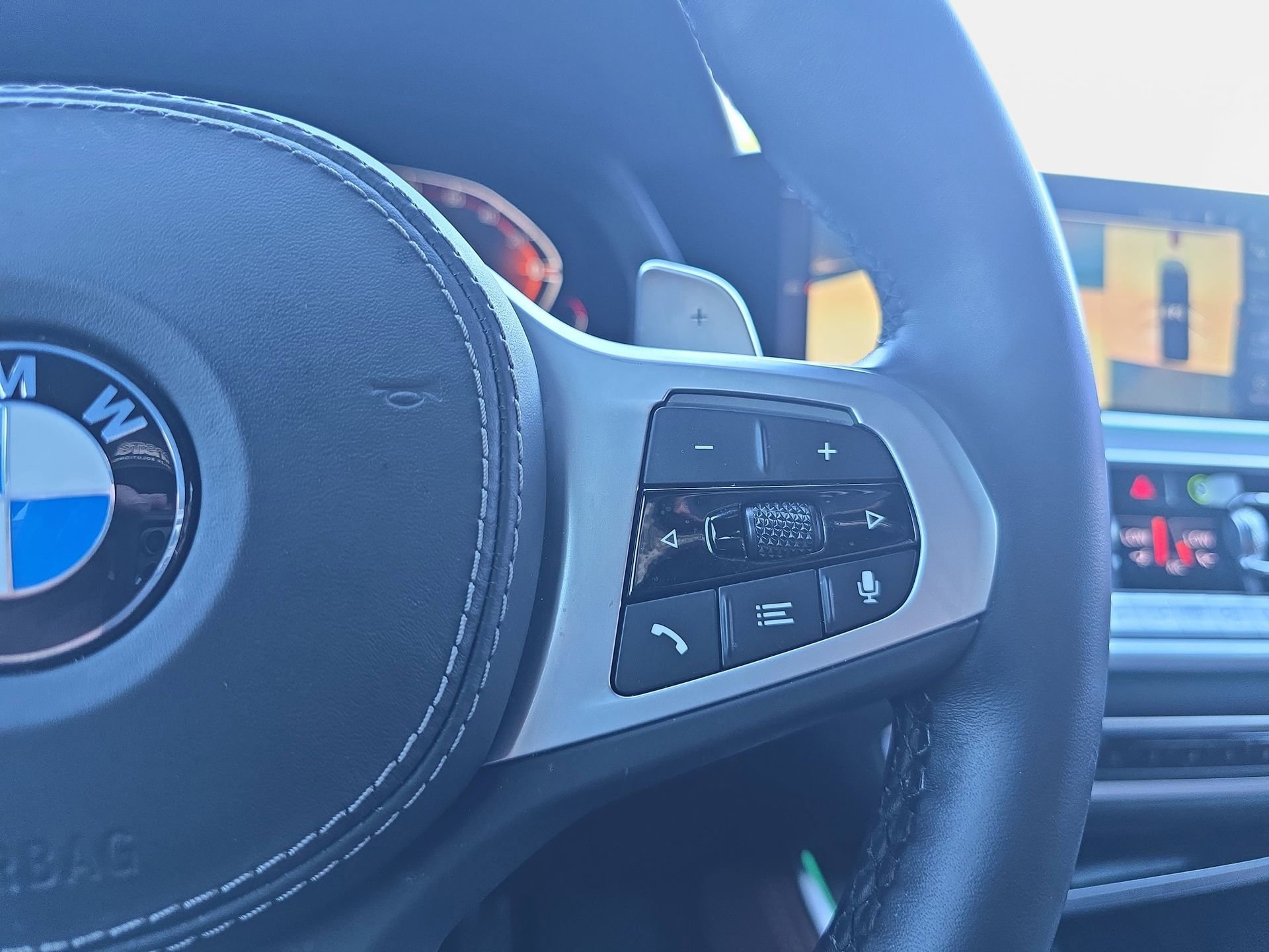 Used 2022 BMW X5 xDrive40i w/ M Sport Package AWD/4WD image 18