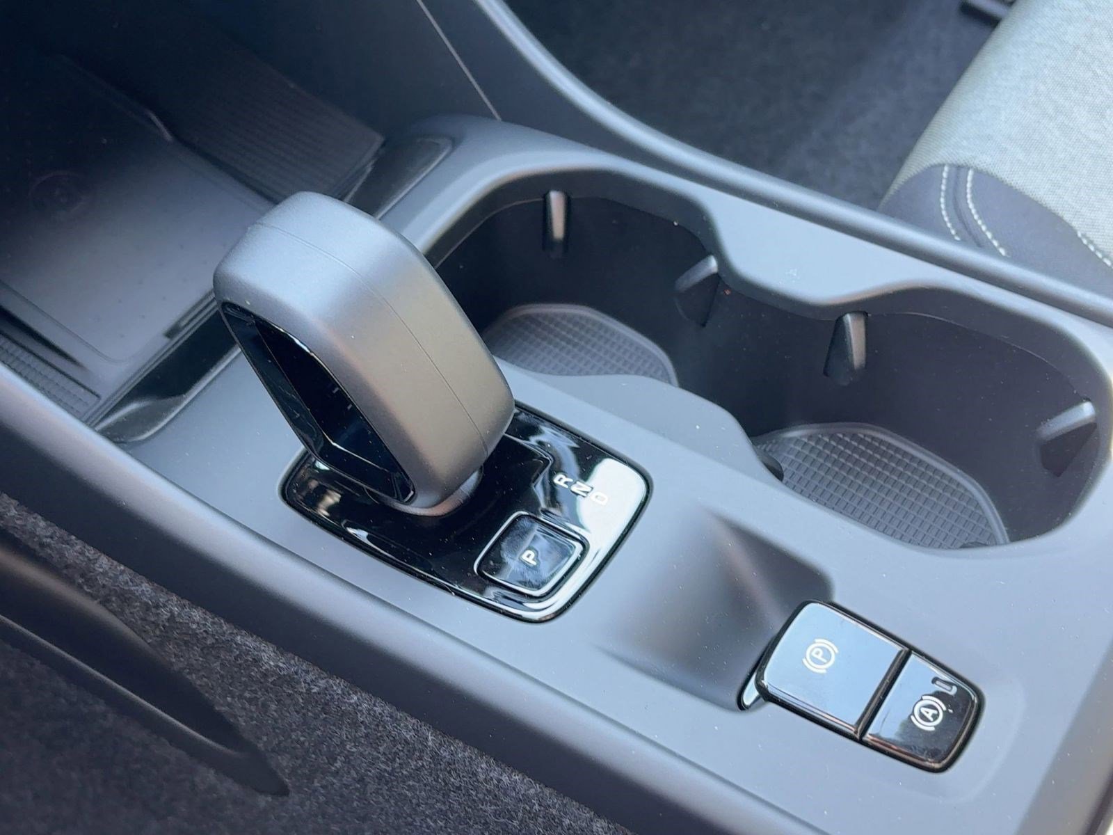 New 2026 Volvo XC40 B4 Core w/ Protection Package image 15