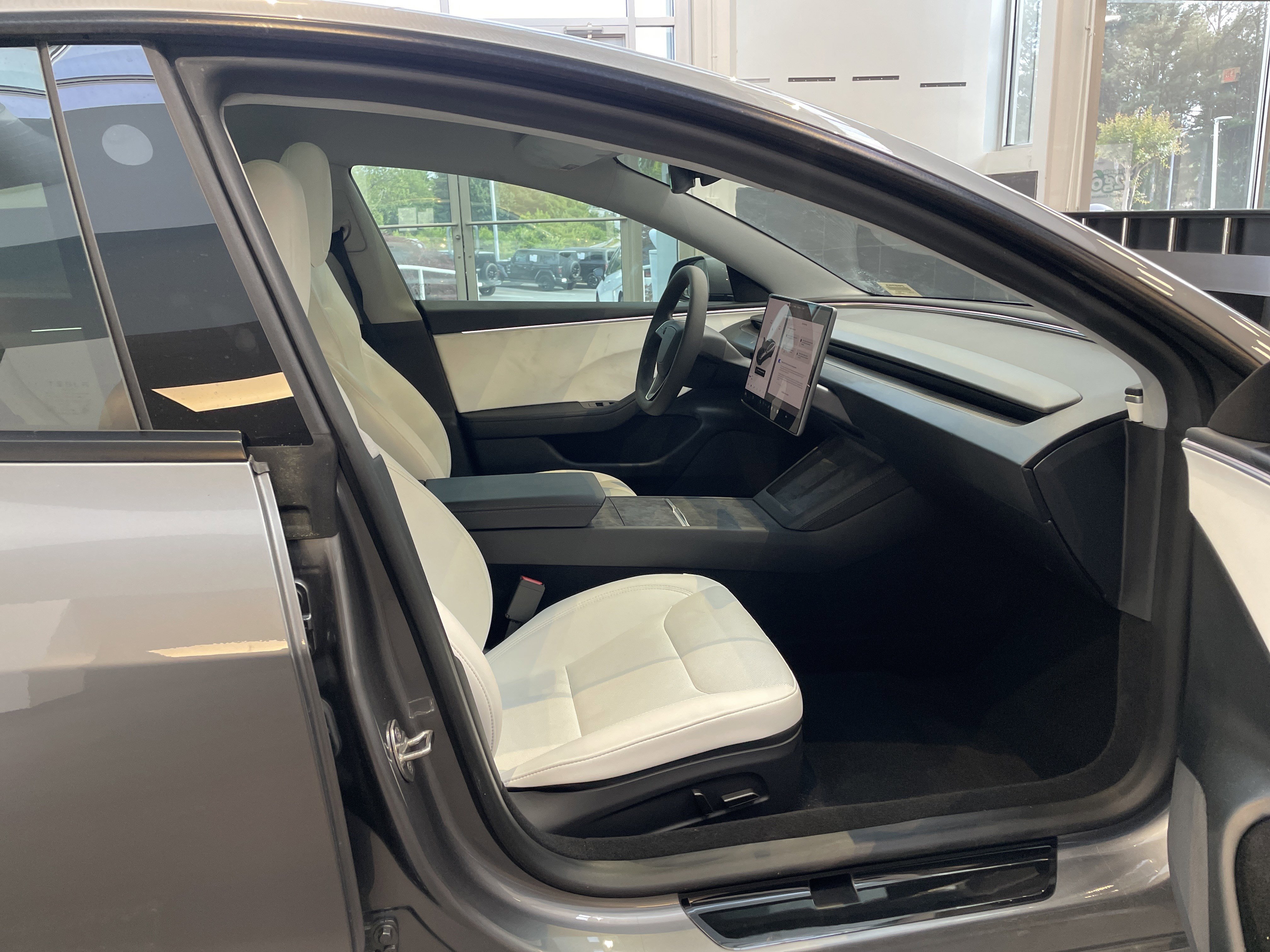 Used 2024 Tesla Model 3 Long Range RWD image 37