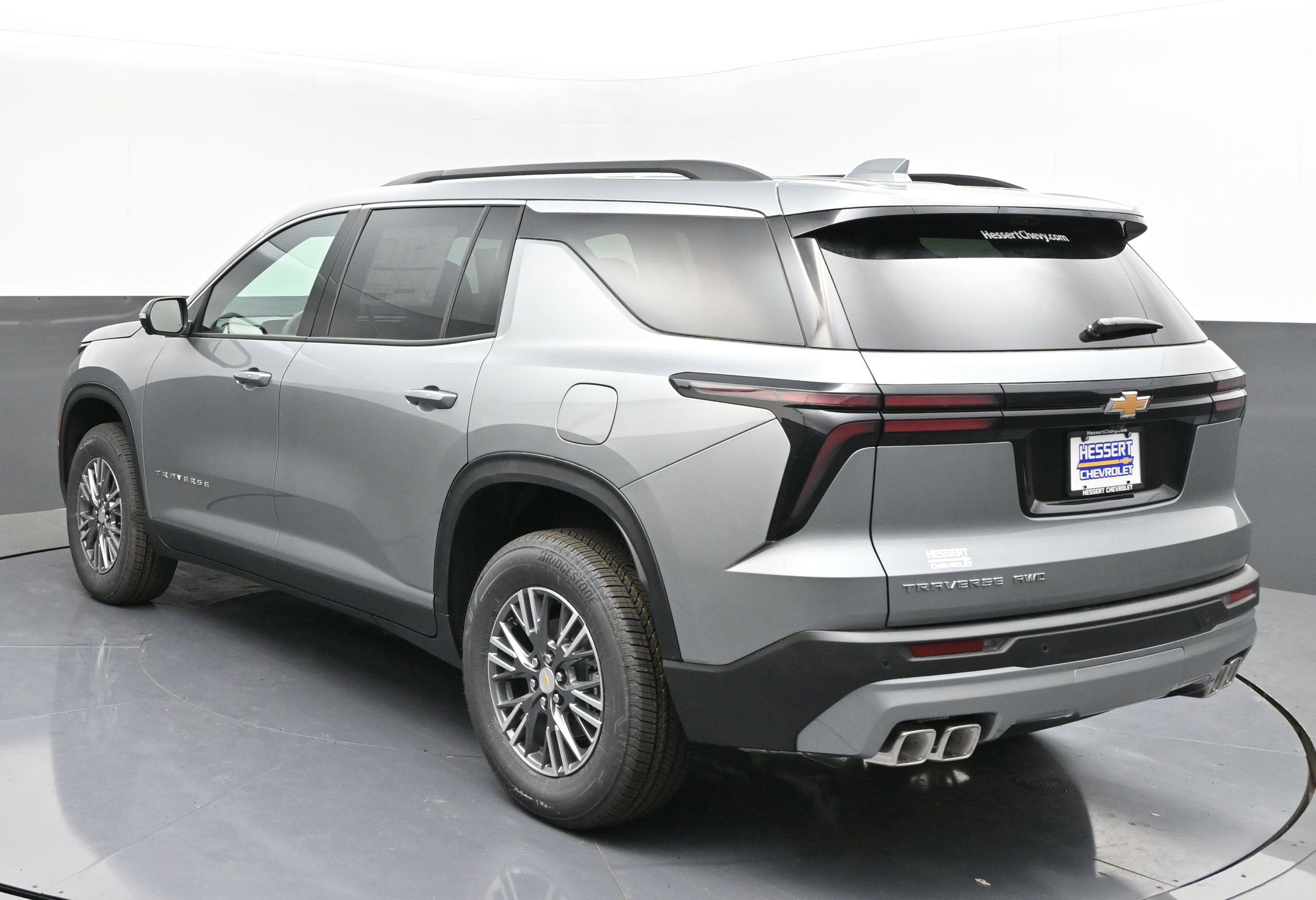 New 2026 Chevrolet Traverse LT w/ Driver Confidence Package AWD/4WD image 5