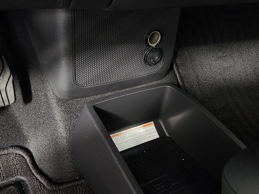 New 2026 Nissan Leaf SV+ w/ Illuminated Package FWD image 30