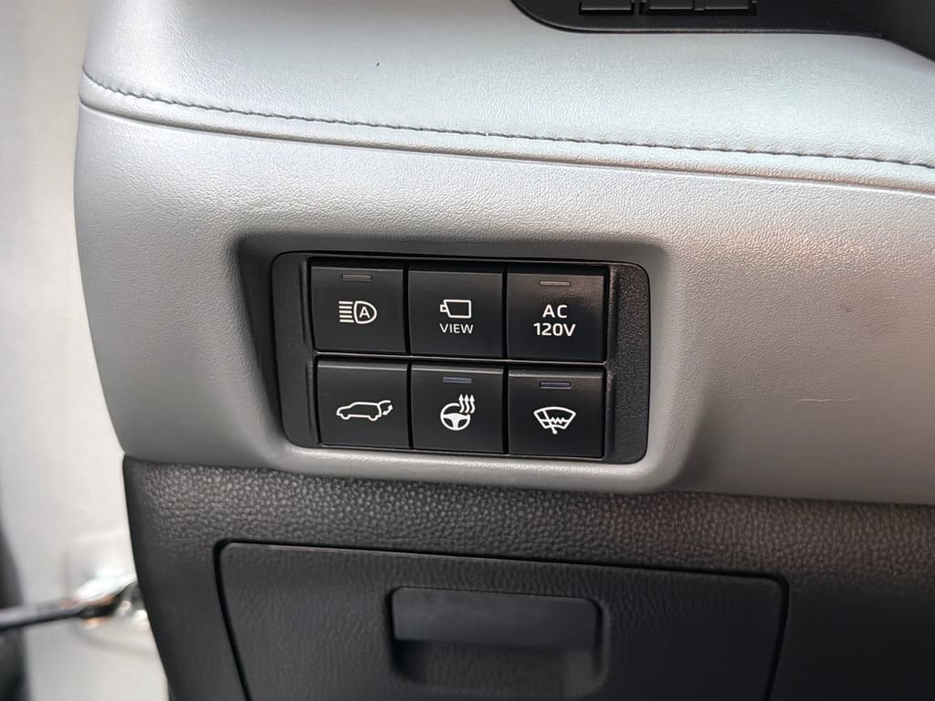 Used 2021 Toyota Highlander Platinum AWD/4WD image 21