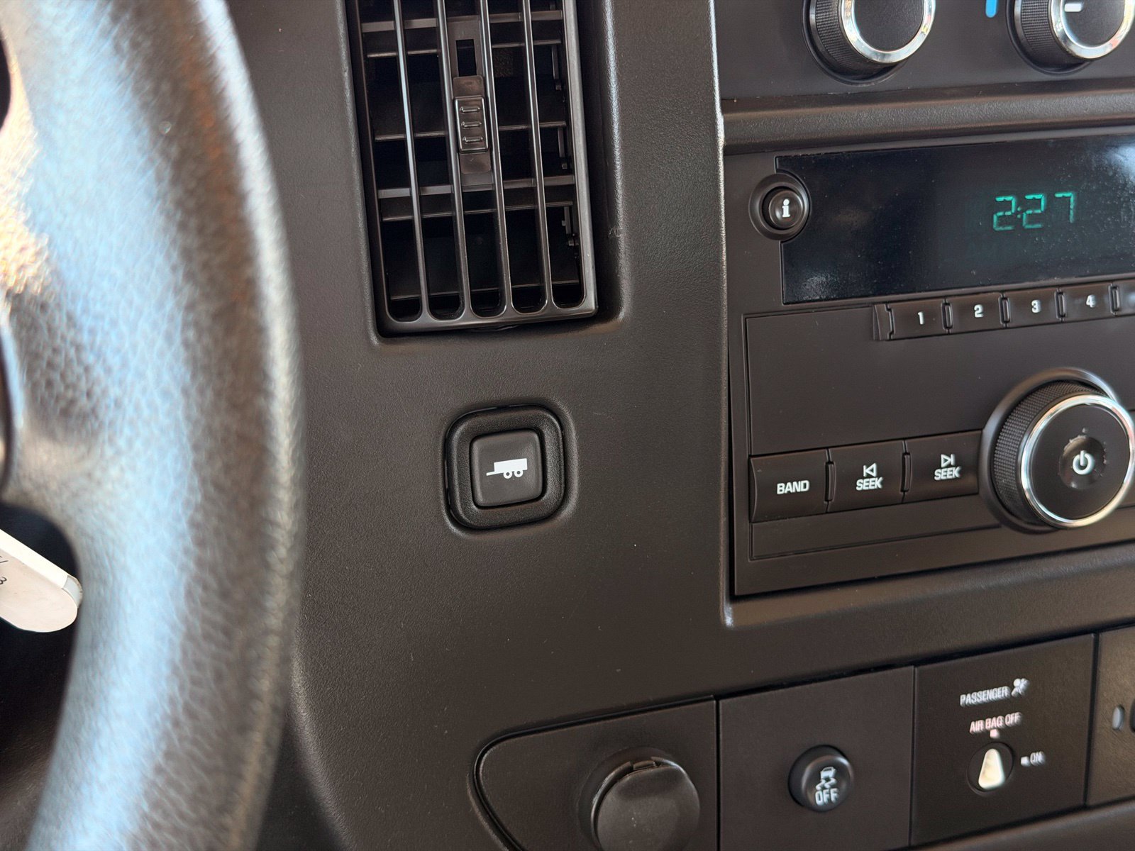 Used 2014 Chevrolet Express 2500 RWD image 33
