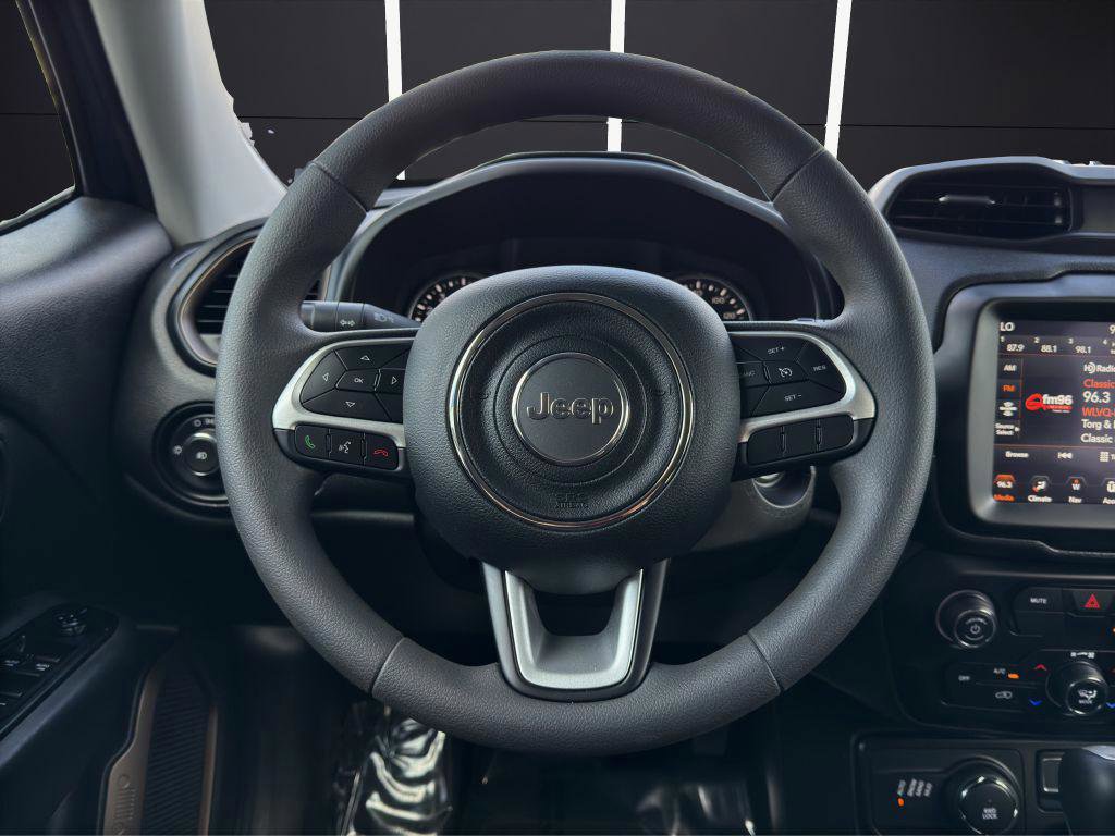 Used 2023 Jeep Renegade Latitude image 16