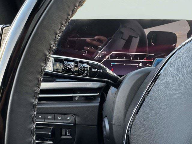 Used 2025 Cadillac Escalade ESV Sport w/ Touring Package AWD/4WD image 22