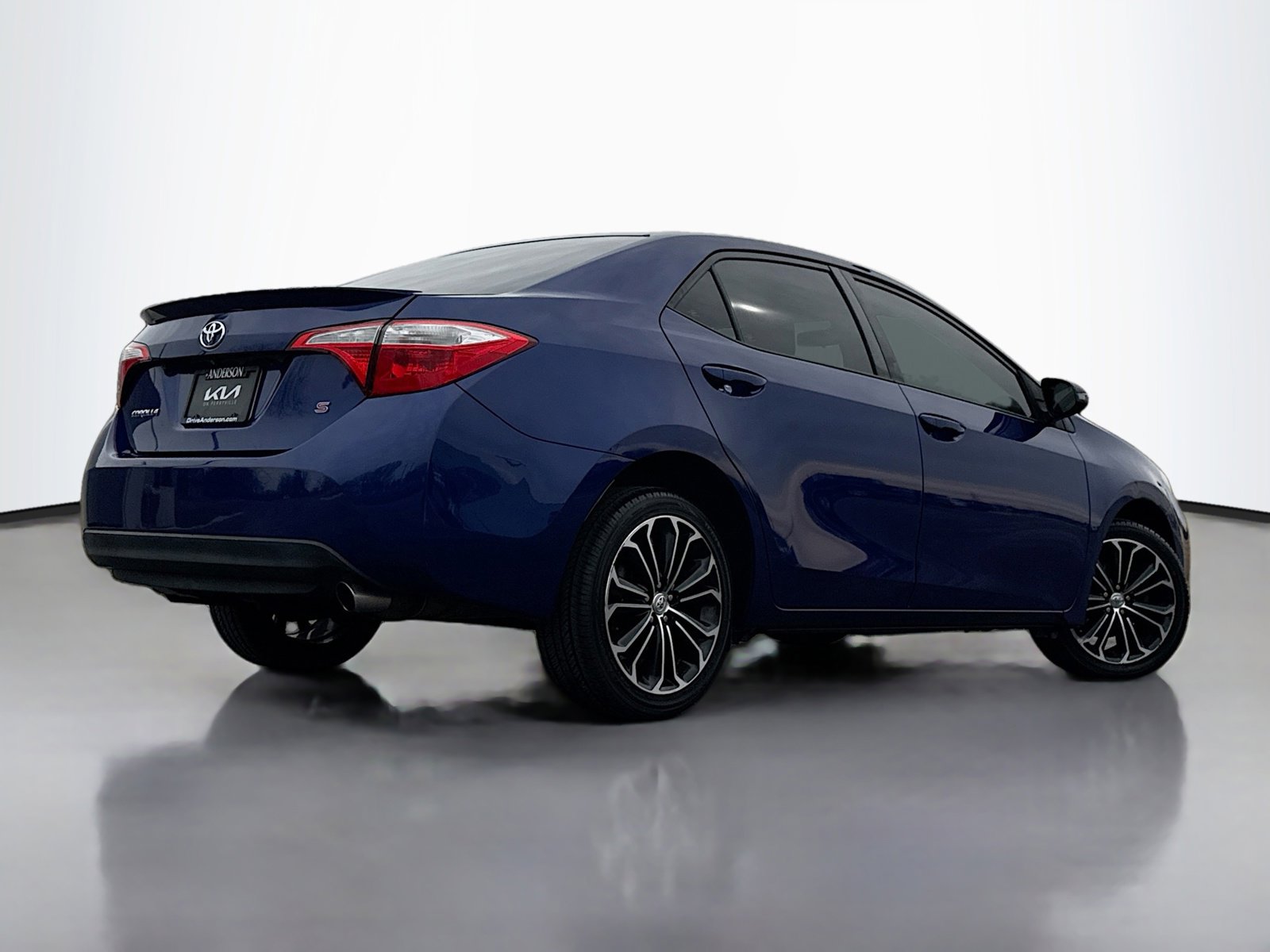Used 2015 Toyota Corolla S image 2