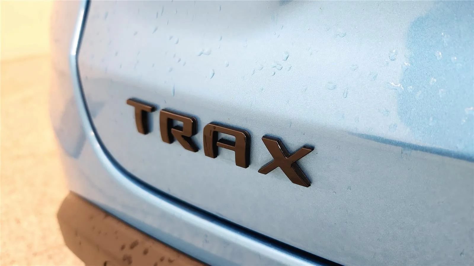 Used 2025 Chevrolet Trax RS w/ Sunroof Package FWD image 17