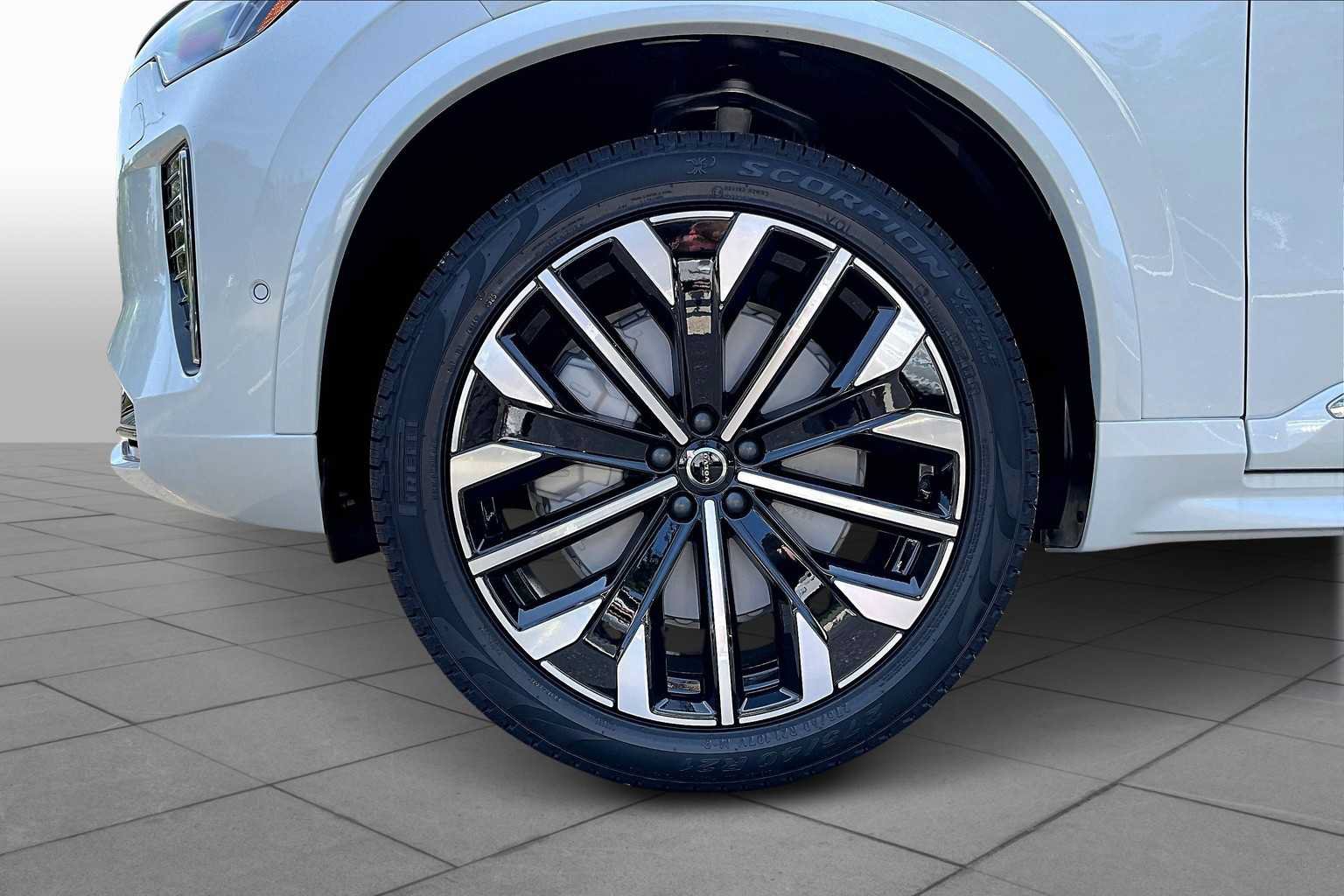 New 2026 Volvo XC90 B6 Ultra w/ Protection Package AWD/4WD image 16
