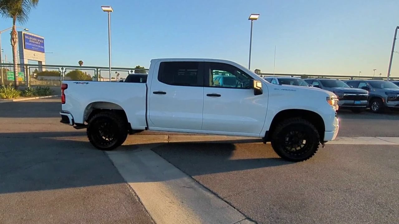 Used 2023 Chevrolet Silverado 1500 Custom AWD/4WD image 9