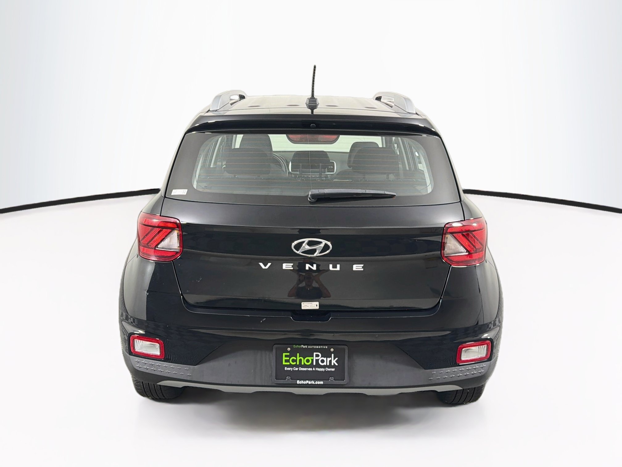 Used 2025 Hyundai Venue SEL FWD image 7
