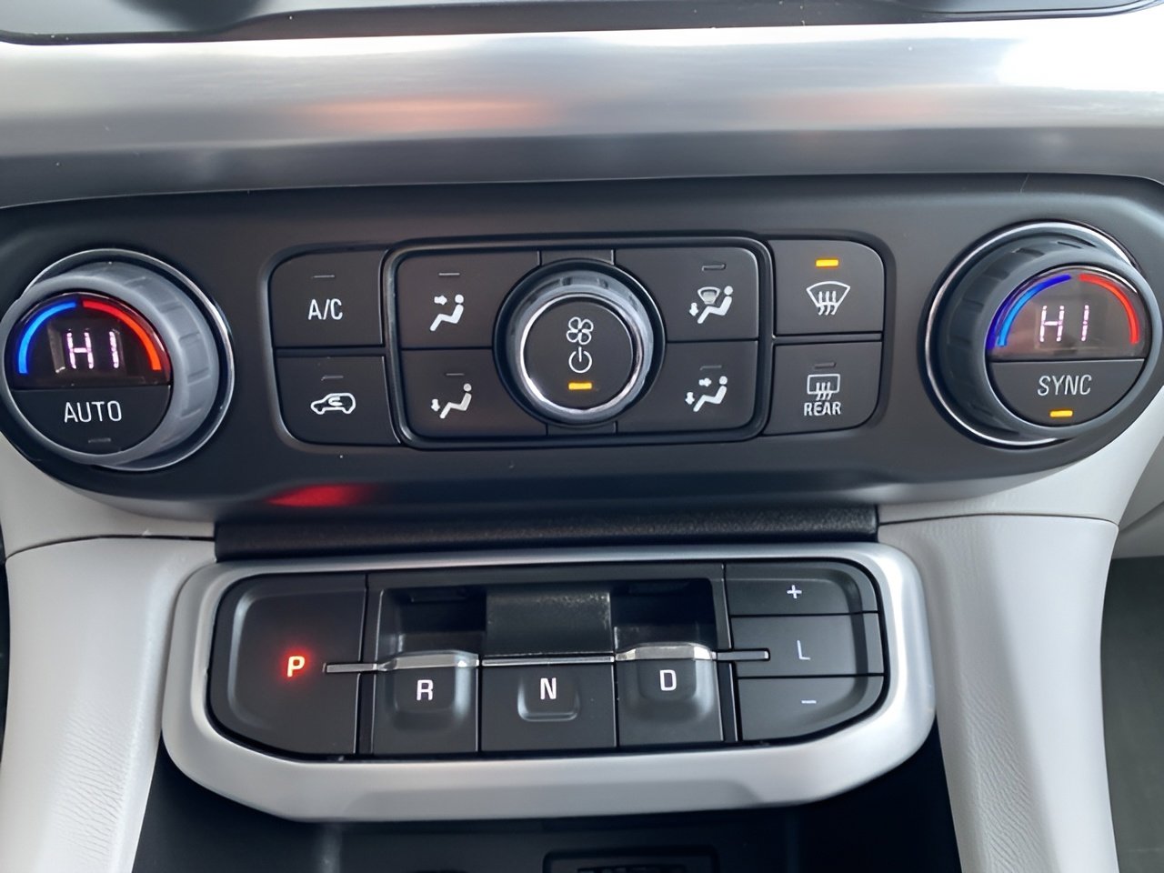 Used 2023 GMC Acadia SLT w/ Preferred Package image 25