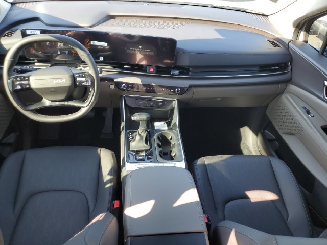 New 2027 Kia Carnival EX FWD image 8