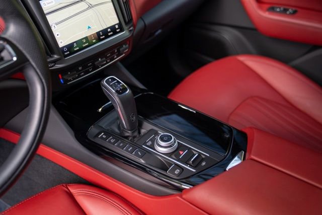 Used 2022 Maserati Levante GT AWD/4WD image 39