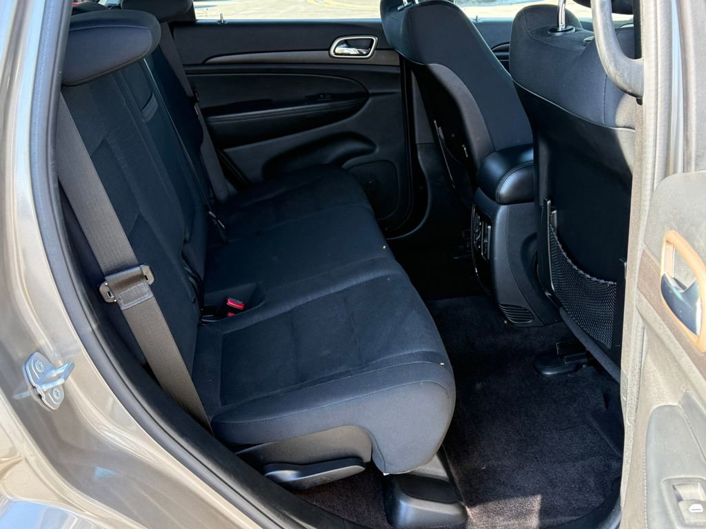 Used 2016 Jeep Grand Cherokee Laredo w/ Quick Order Package 23E image 13