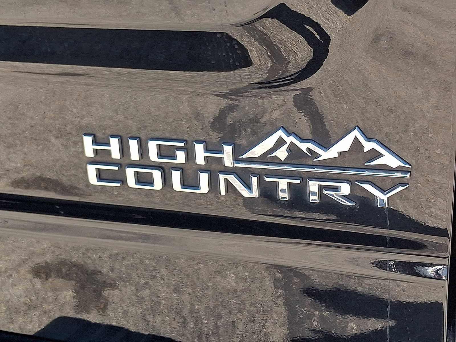 Used 2021 Chevrolet Silverado 1500 High Country w/ Technology Package image 39