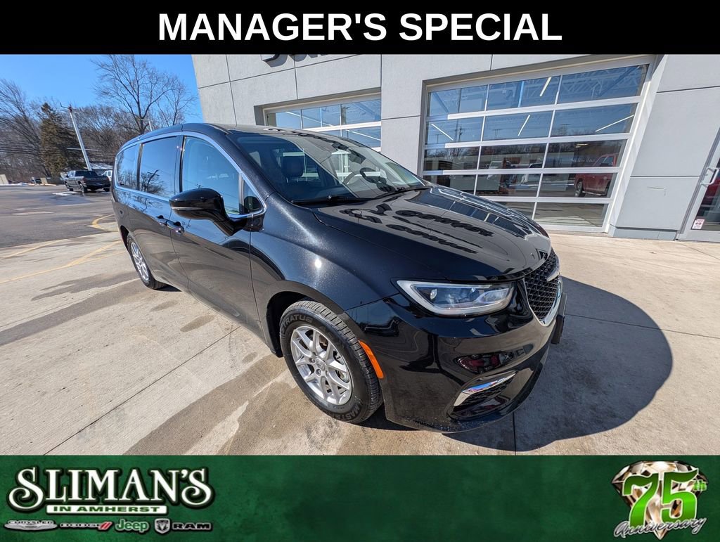 Used 2024 Chrysler Pacifica Touring-L FWD image 1