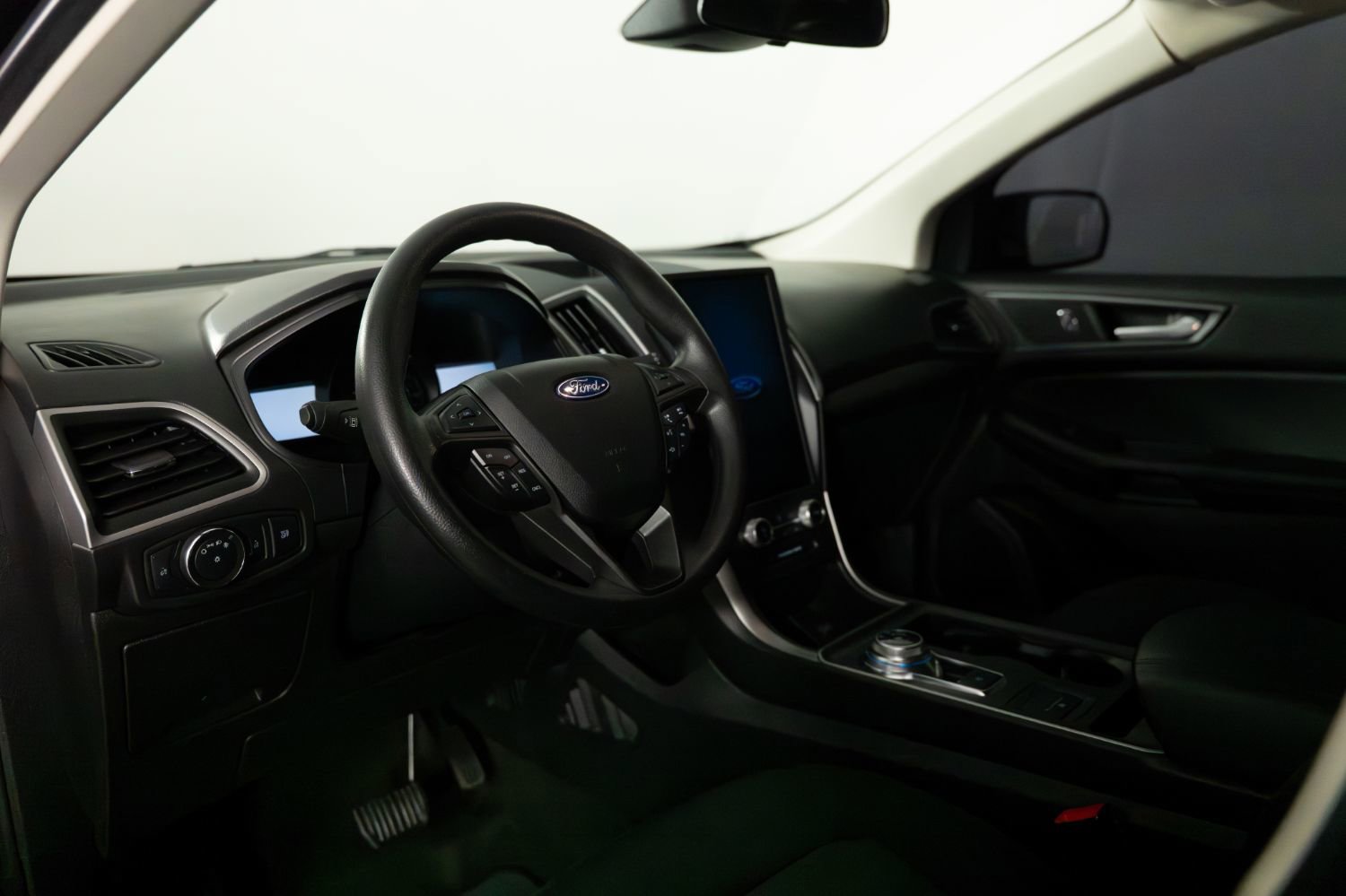 Used 2022 Ford Edge SE w/ Black Appearance Package image 13