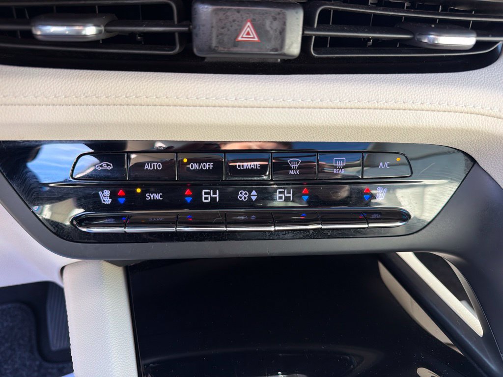 Used 2023 Buick Envision Avenir FWD image 20
