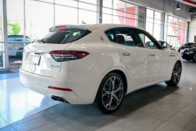 Used 2023 Maserati Levante GT AWD/4WD image 6