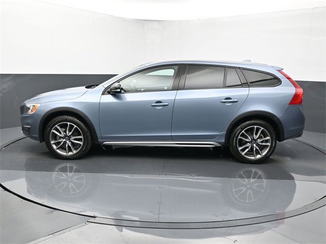 Used 2018 Volvo V60 T5 Cross Country w/ Convenience Package image 2