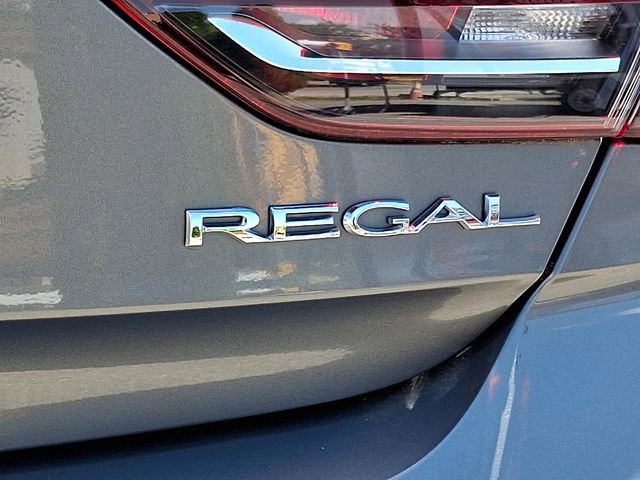 Used 2019 Buick Regal Avenir w/ Driver Confidence Package II FWD image 30