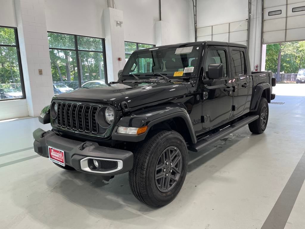 Used 2024 Jeep Gladiator Sport