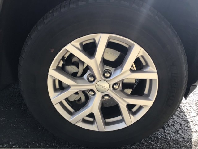 Used 2022 Jeep Grand Cherokee Limited image 27