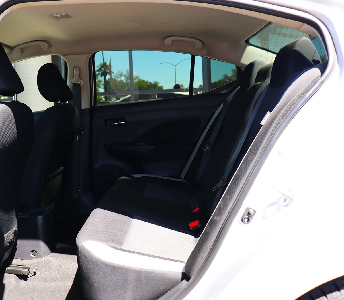 Used 2021 Nissan Versa SV FWD image 33