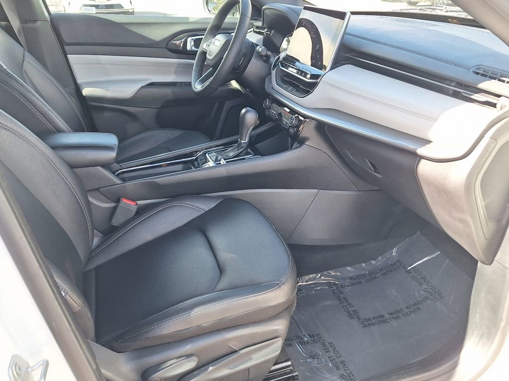 Used 2025 Jeep Compass Limited AWD/4WD image 24