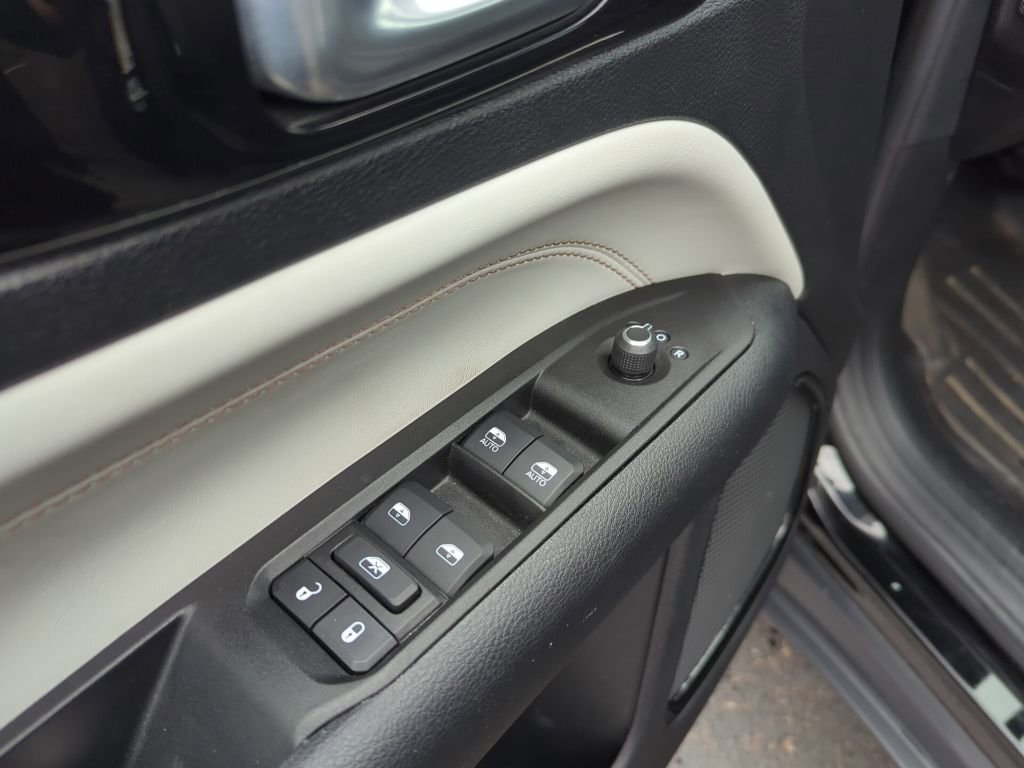 Used 2022 Jeep Compass Limited image 31