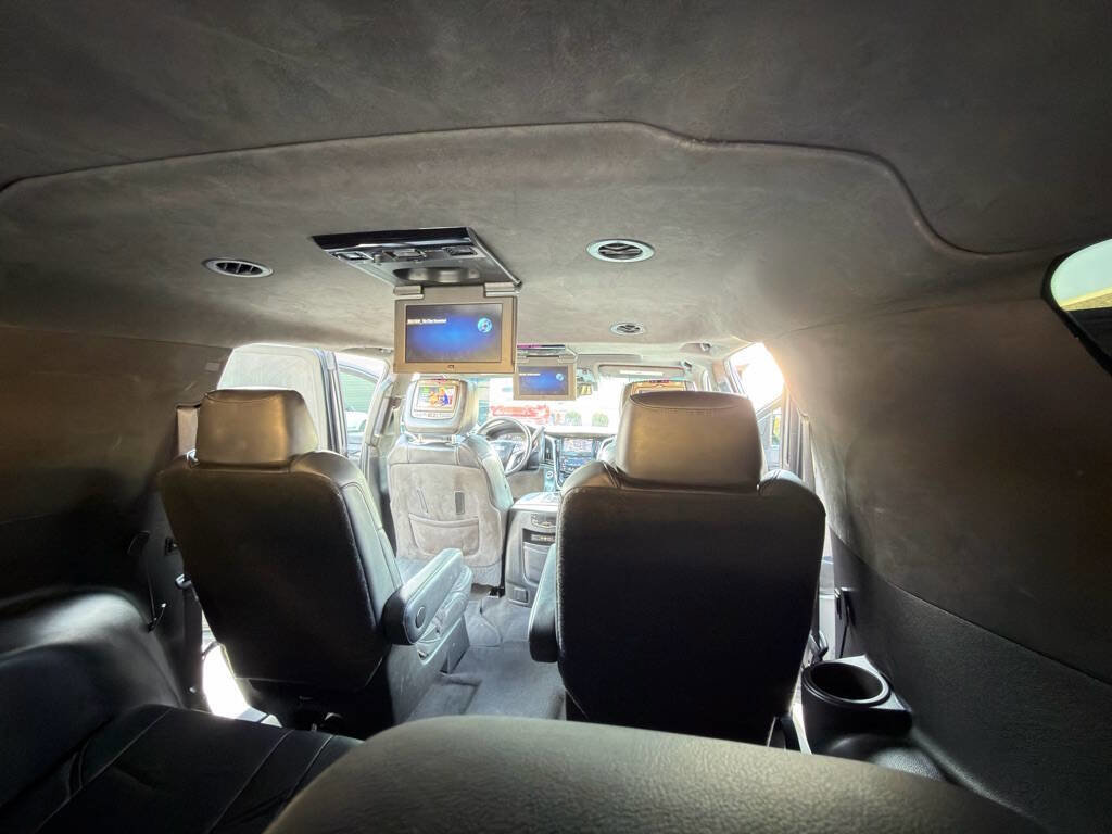 Used 2016 Cadillac Escalade ESV Platinum AWD/4WD image 28