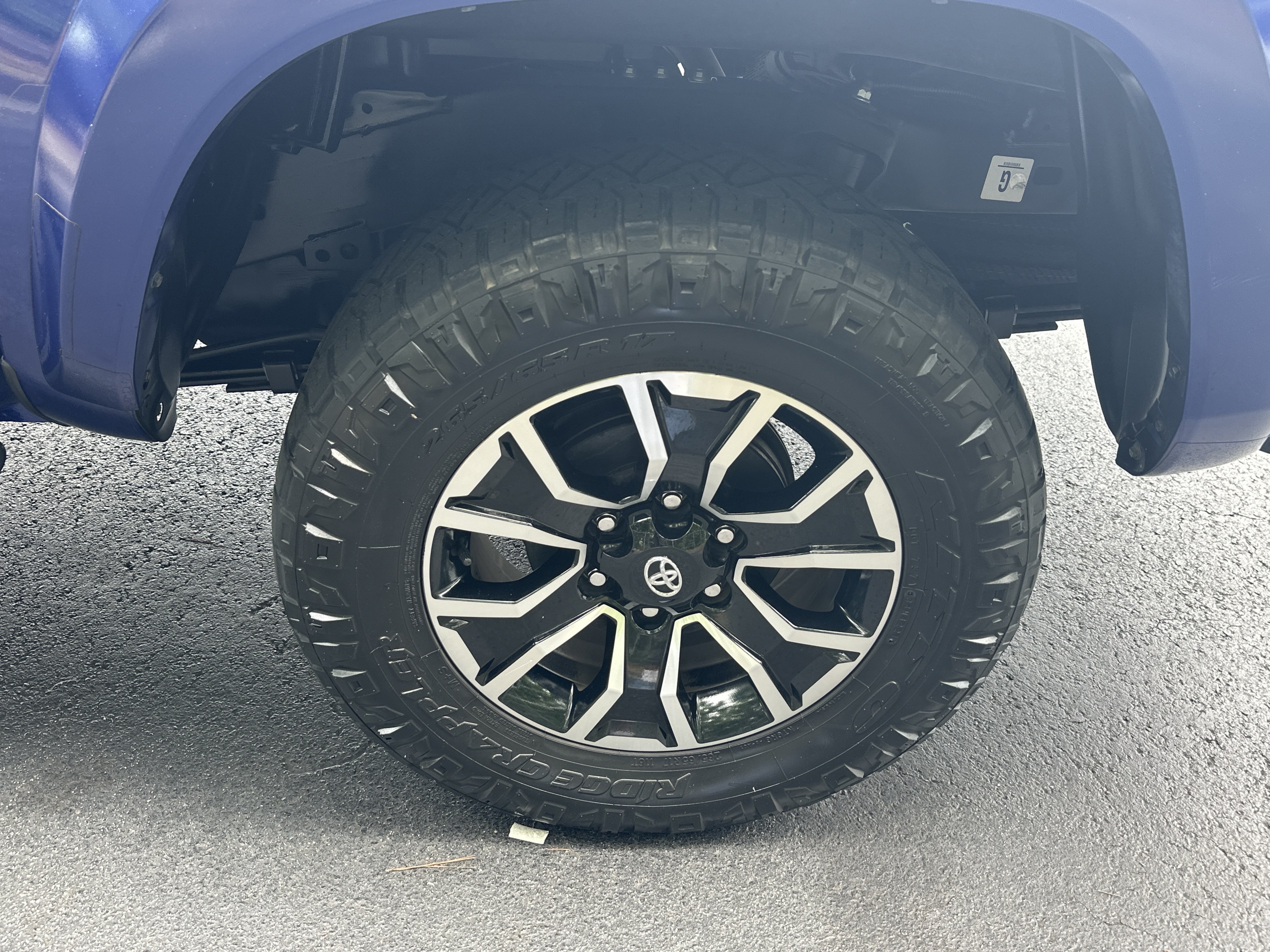 Used 2022 Toyota Tacoma TRD Sport w/ Technology Package AWD/4WD image 21