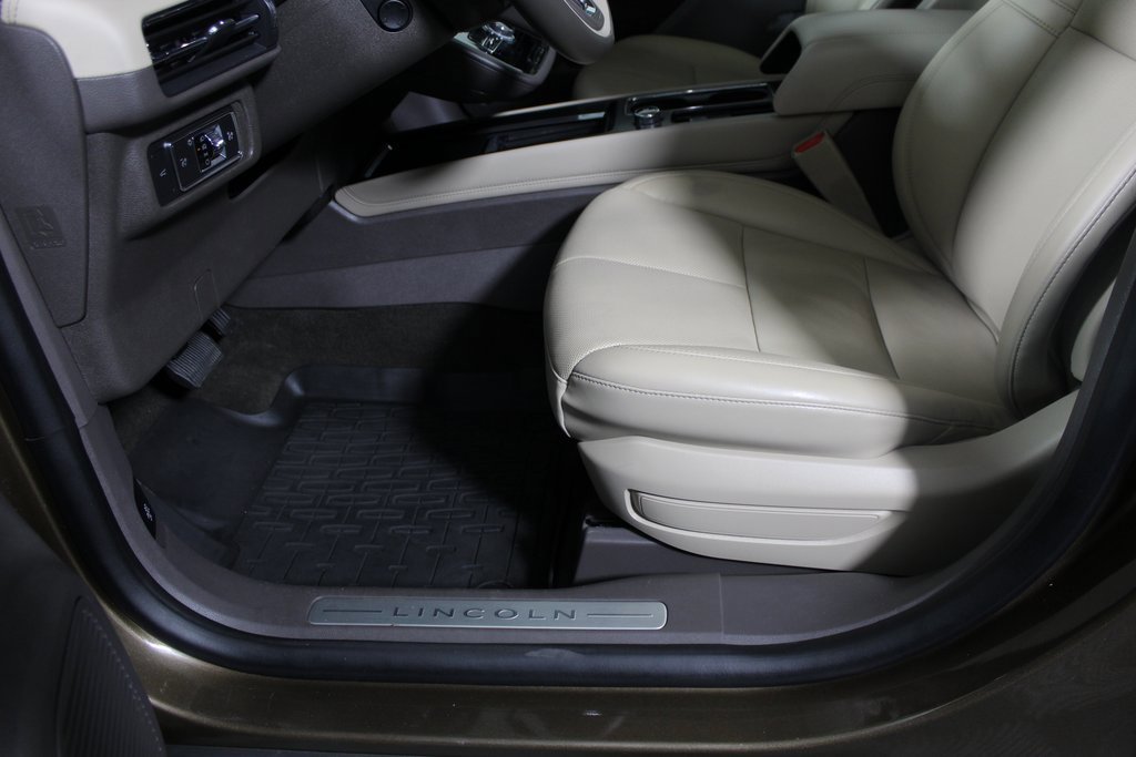 Used 2022 Lincoln Corsair Reserve image 10