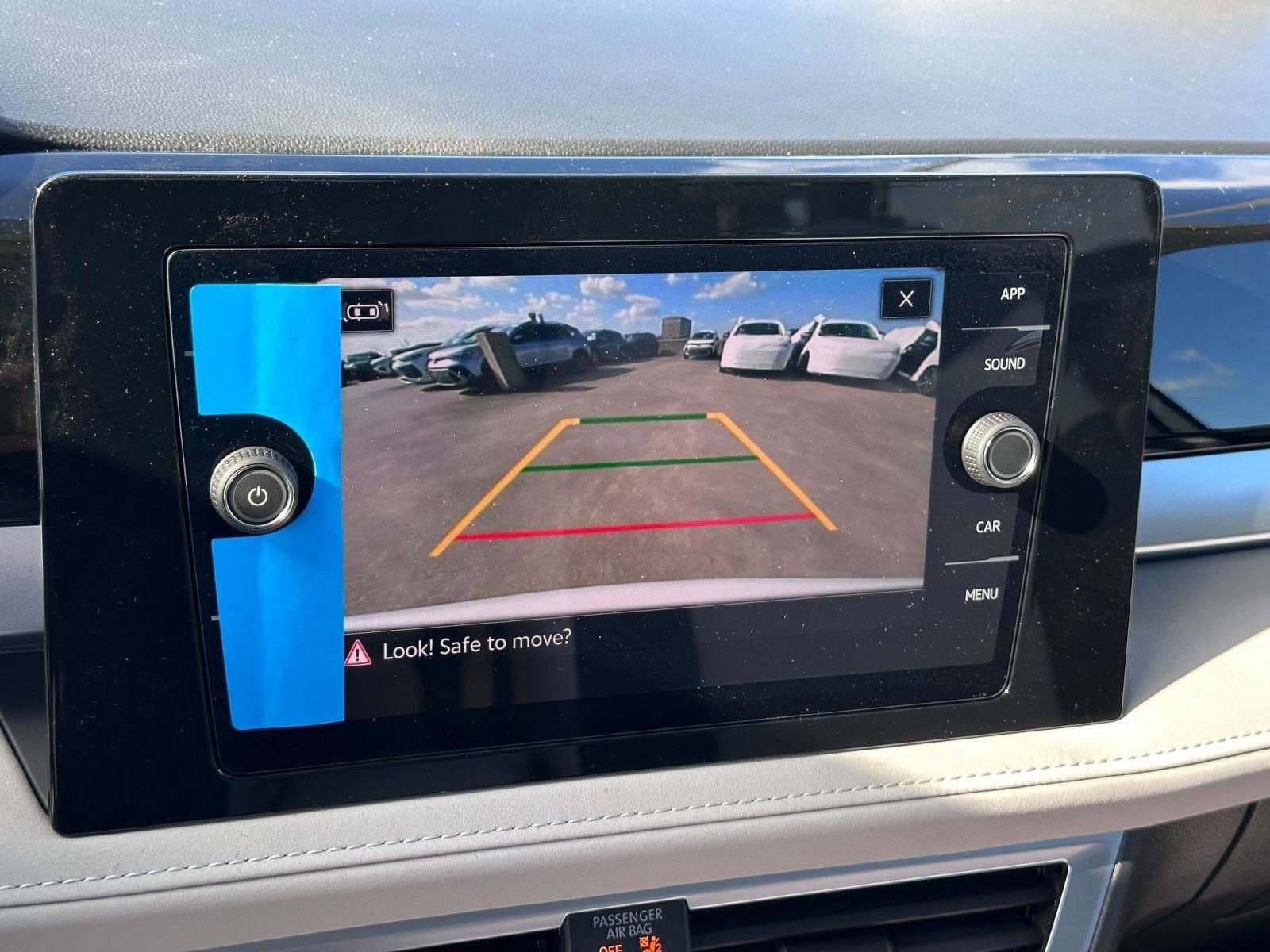 New 2026 Volkswagen Taos SE image 25