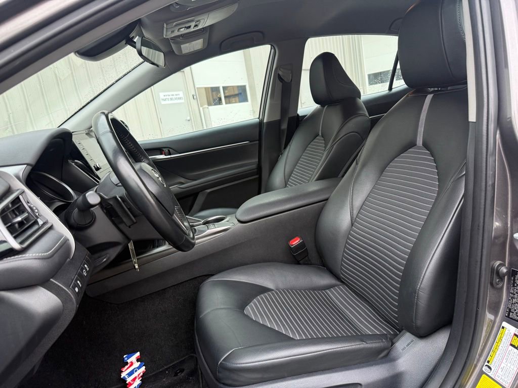 Used 2024 Toyota Camry SE image 5