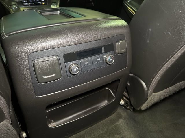 Used 2018 Chevrolet Suburban LT image 53