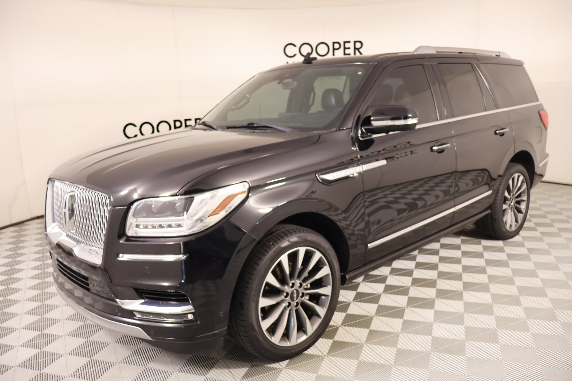 Used 2020 Lincoln Navigator Reserve AWD/4WD image 11