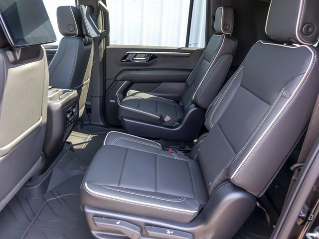 New 2026 Chevrolet Suburban Premier image 19