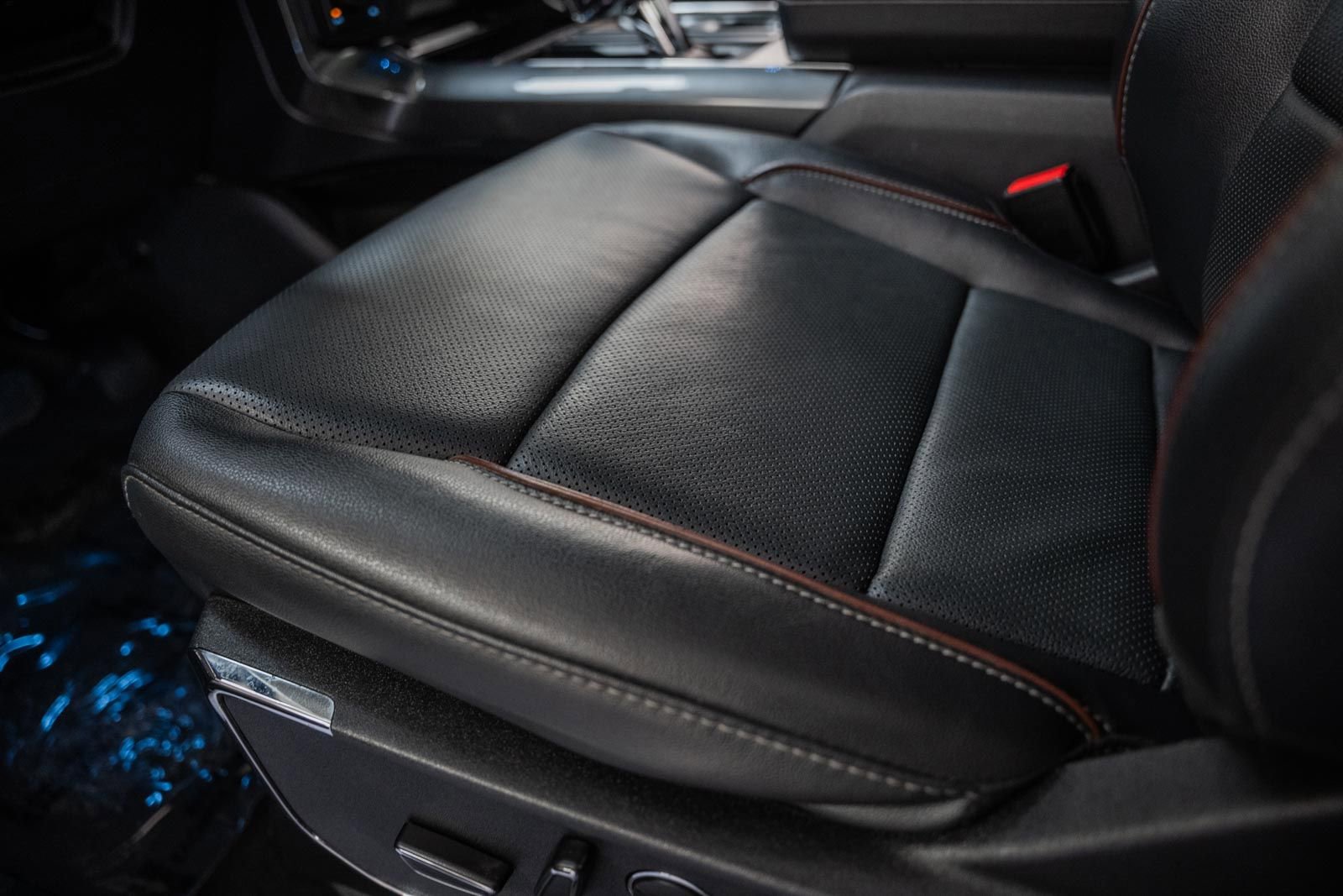 Used 2023 Ford F150 Lariat w/ Equipment Group 502A High image 39