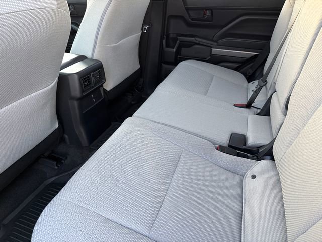 Used 2025 Toyota 4Runner SR5 AWD/4WD image 17