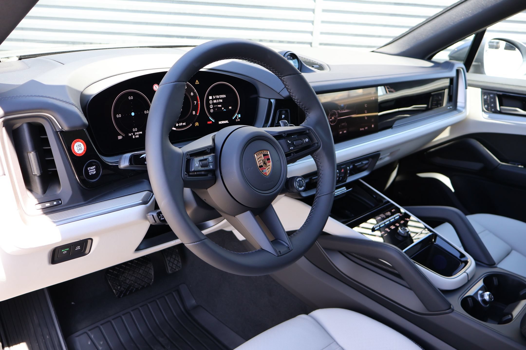 New 2026 Porsche Cayenne Coupe AWD/4WD image 4