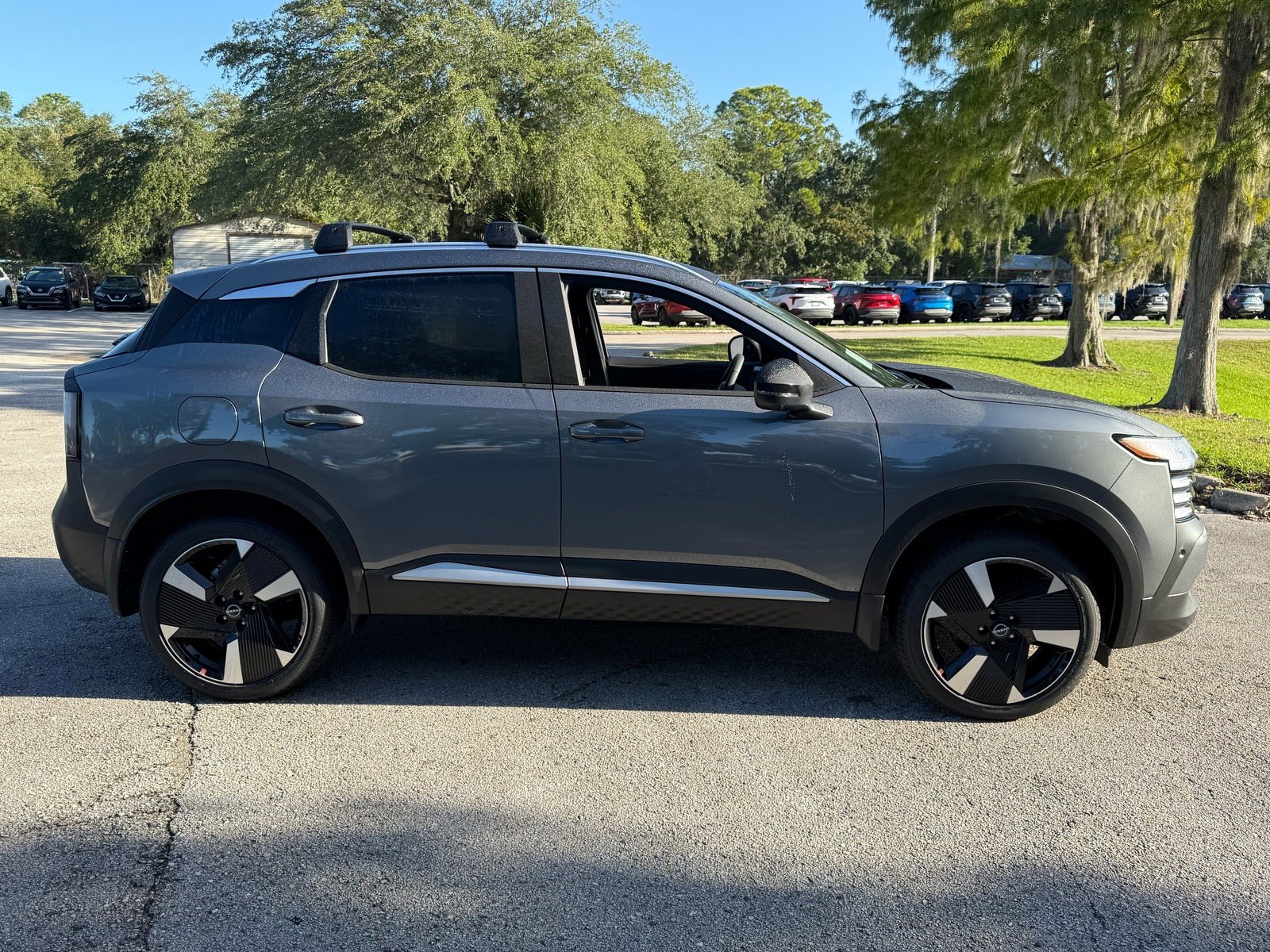 New 2026 Nissan Kicks SR image 7