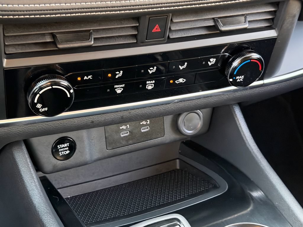 Used 2025 Nissan Rogue S FWD image 21