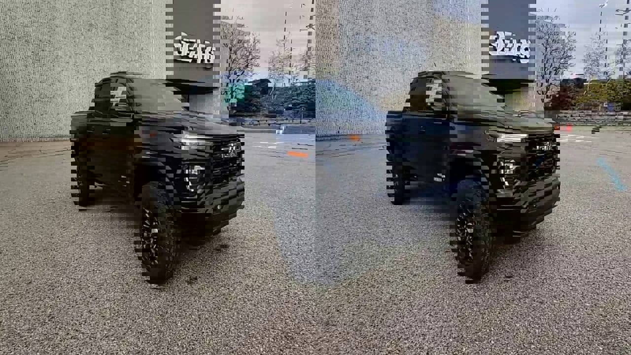 New 2024 GMC Canyon Elevation w/ Convenience Package image 37