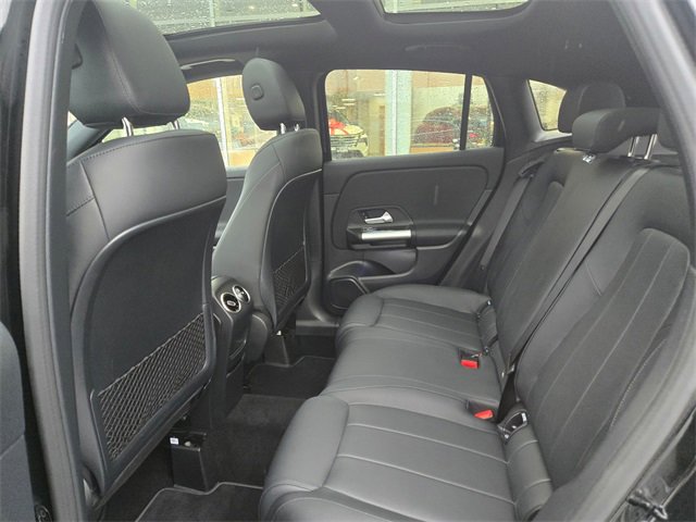 Used 2025 Mercedes-Benz GLA 250 4MATIC image 16