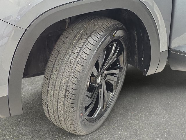 Used 2023 Volkswagen Atlas SE w/ Black Wheel Package AWD/4WD image 31