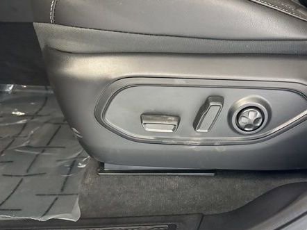 New 2026 Jeep Grand Cherokee Limited w/ Limited Altitude Package AWD/4WD image 15