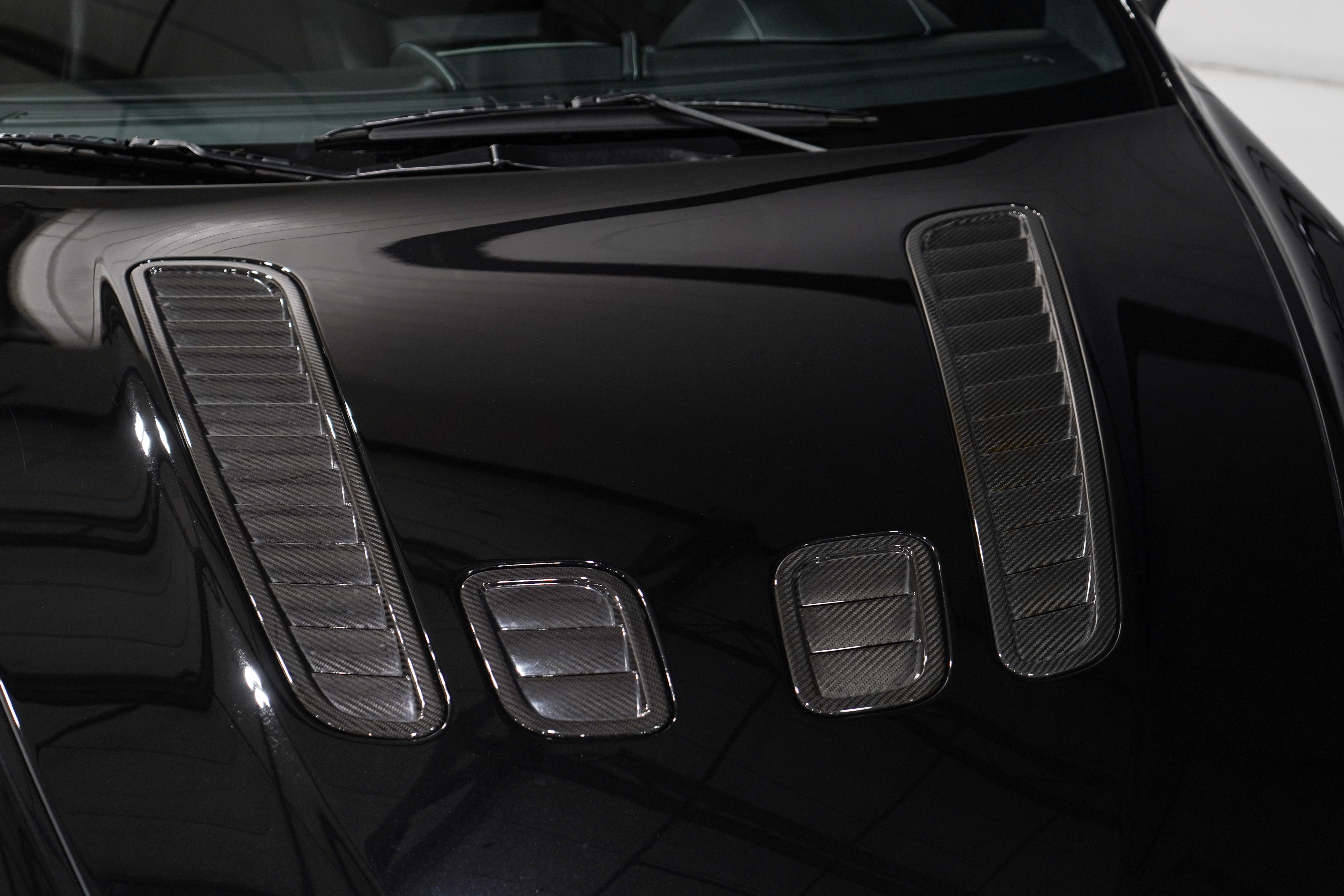 Used 2011 Aston Martin V12 Vantage Carbon Black RWD image 28