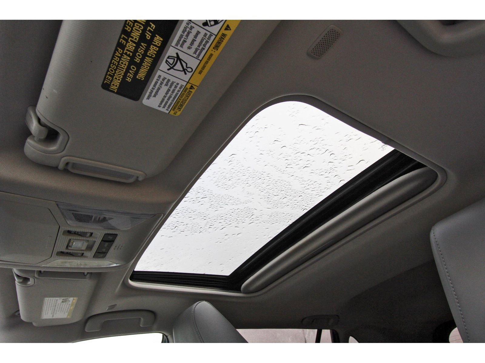 Used 2023 Toyota RAV4 XLE Premium image 29