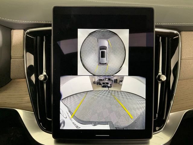 New 2026 Volvo XC90 B6 Plus w/ Protection Package Premier image 11